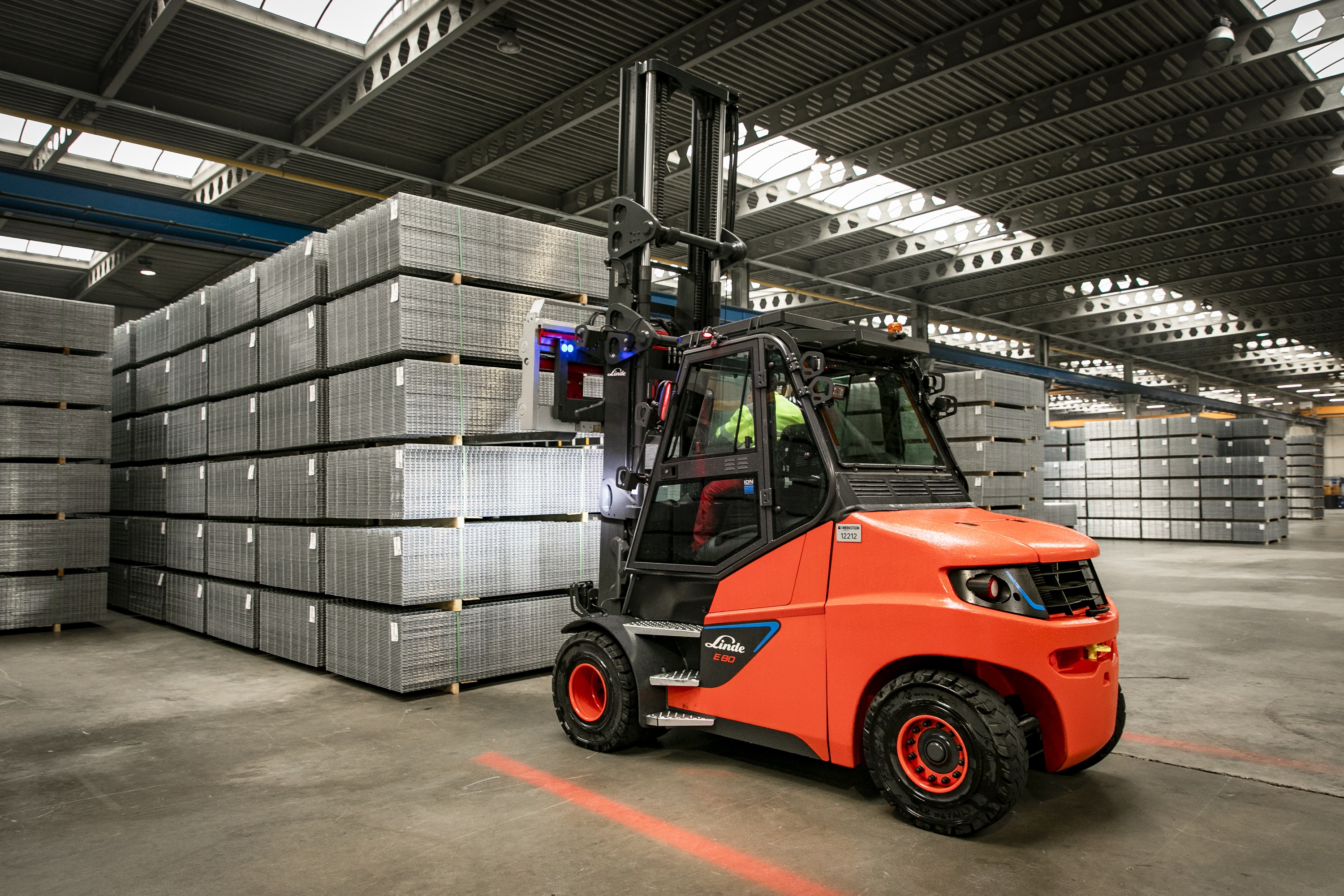 Linde heftruck met Red Warning Stripes en verlichting